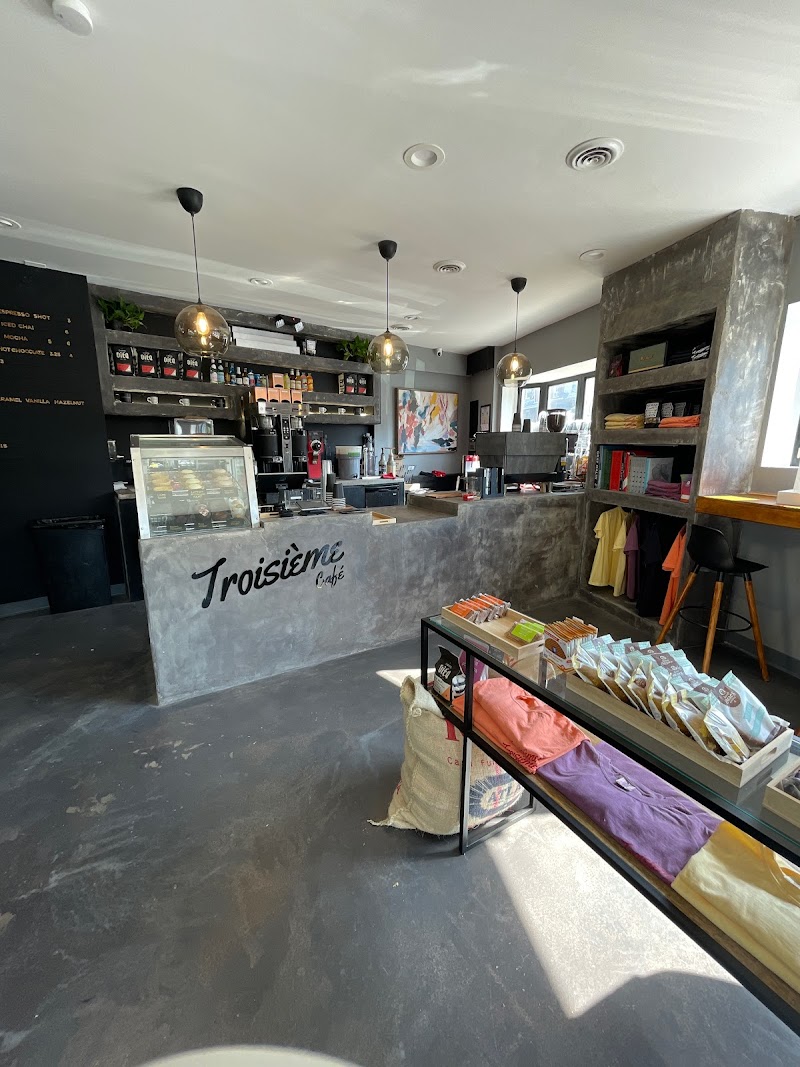 Troisieme Cafe