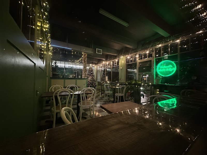 Leandro's Cafe & Bistro