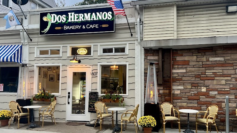 Dos Hermanos Bakery & Cafe