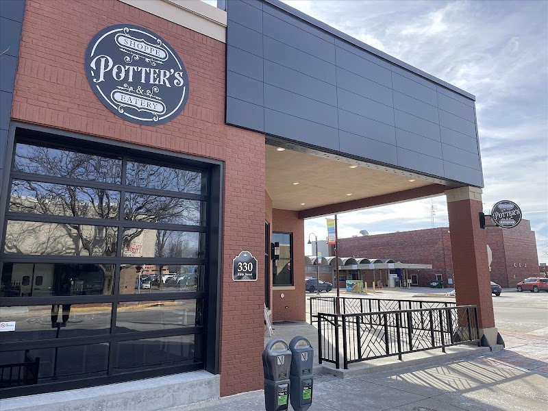 Potter’s Shoppe & Eatery