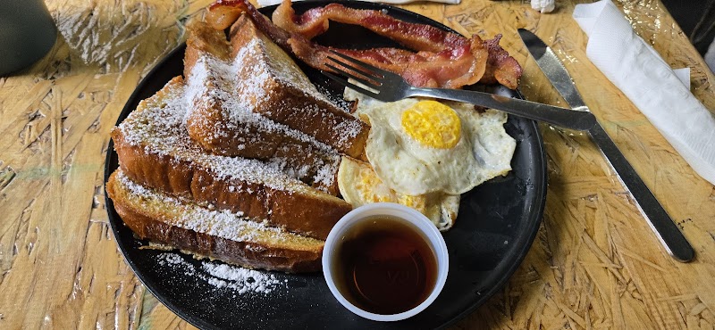 Latté Lounge + HG Eatery