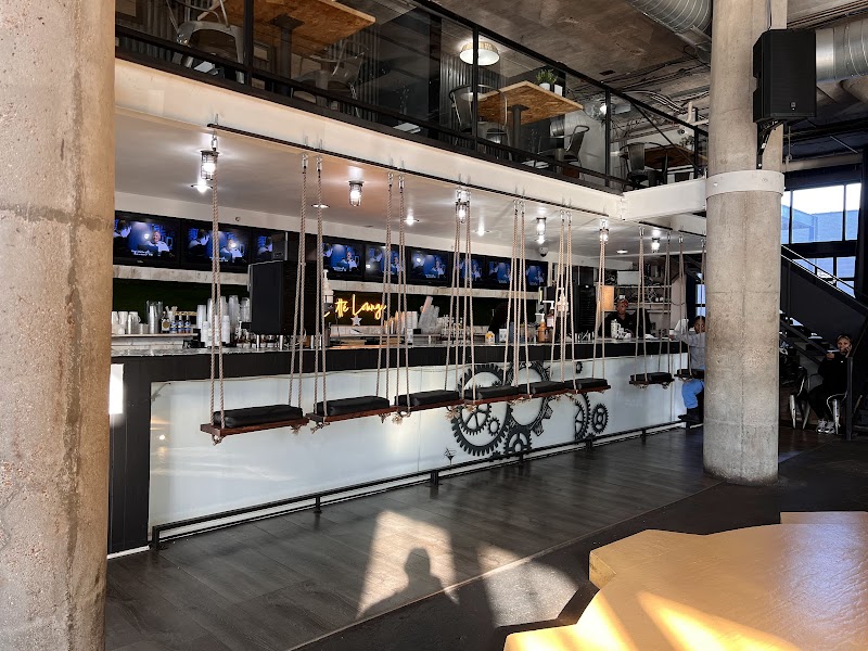 Latté Lounge + HG Eatery