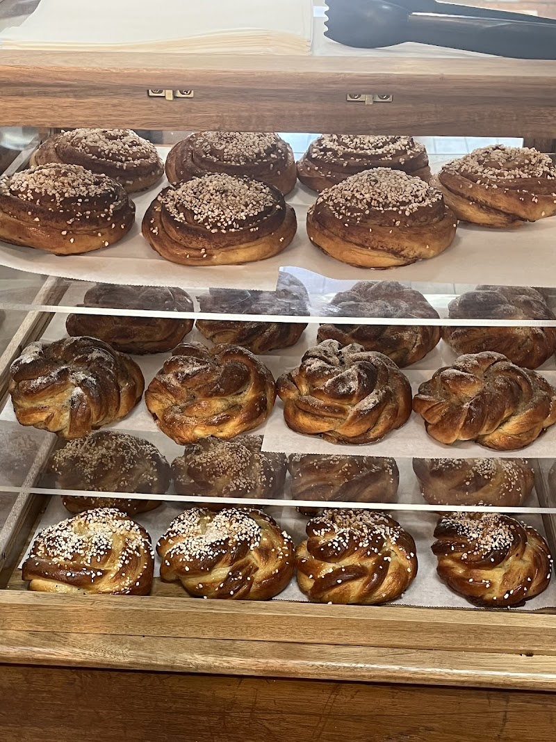 Ellie’s Ice cream & Bodega