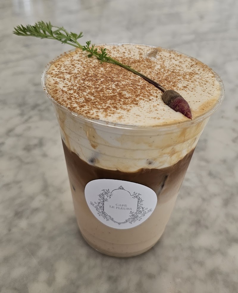 Cafe Le Fleurs