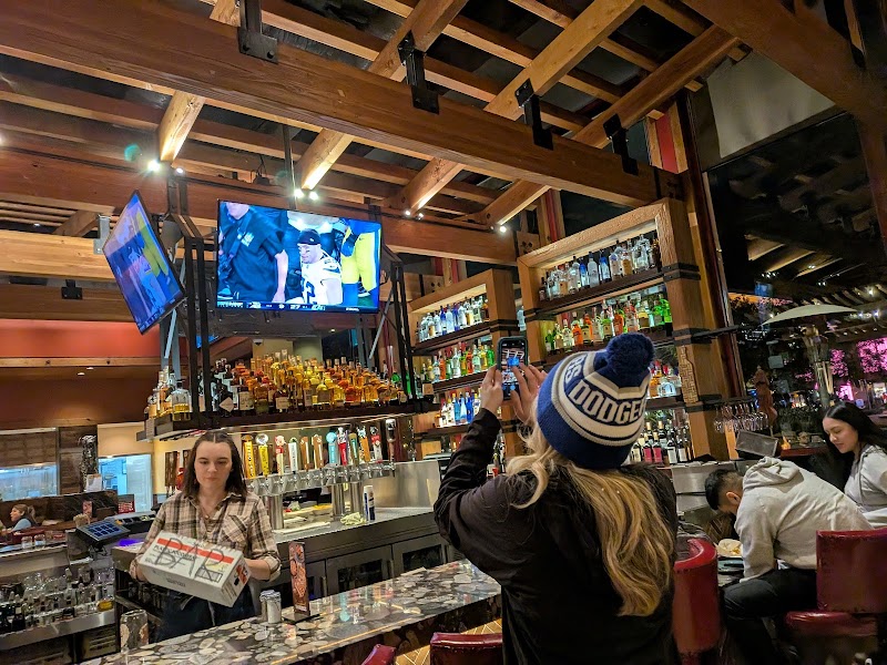 Lazy Dog Restaurant & Bar