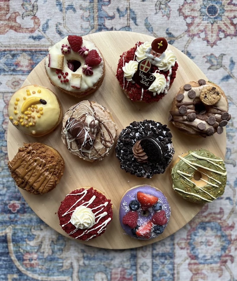 9th Street Coffee & Donuts & MORE!