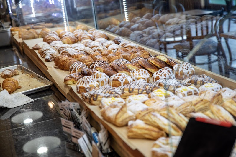 Roggenart European Bakery, Bistro & Cafe