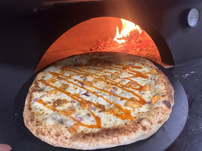 Backyard Pizza and Raw Bar