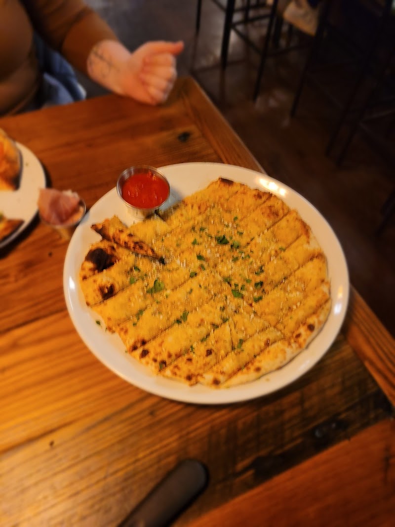 Backyard Pizza and Raw Bar