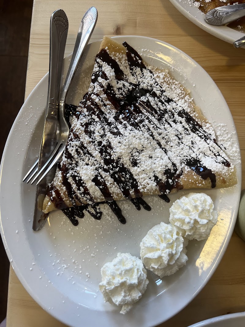 La Crepe Bakery & Café
