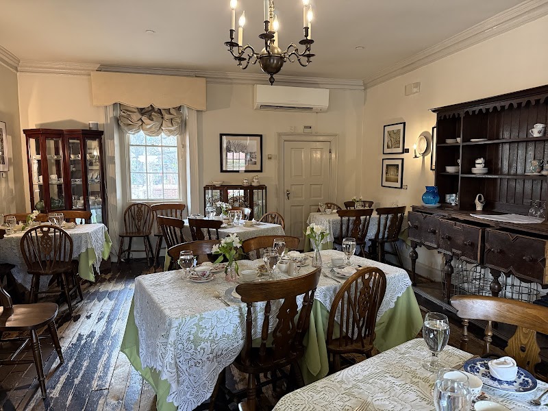 Reynolds Tavern and 1747 Pub