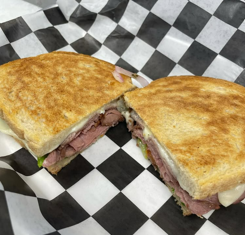 Bread Me Cafe - Smoothie & Bubble Tea