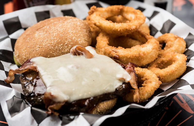 Wayne & Larry's Sports Bar & Grill