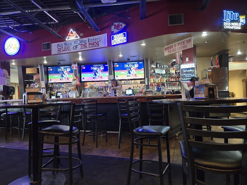 Wayne & Larry's Sports Bar & Grill