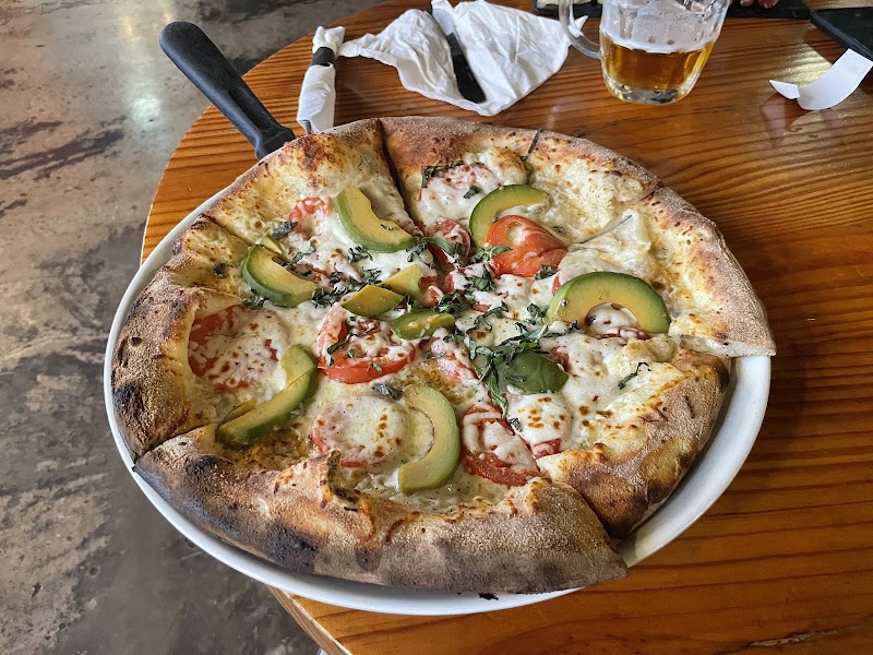 Backyard Pizza and Raw Bar