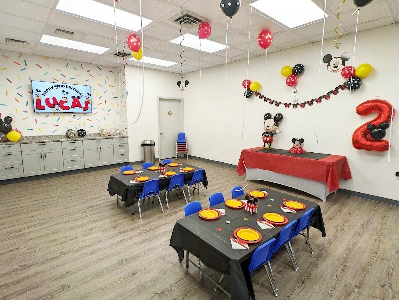 honey hippo. Play Café