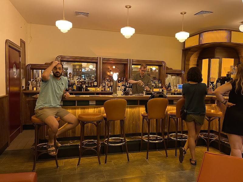 Leopold's Books Bar Caffè