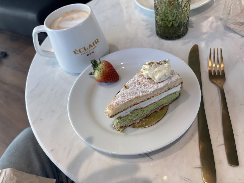 Eclair French Cafe