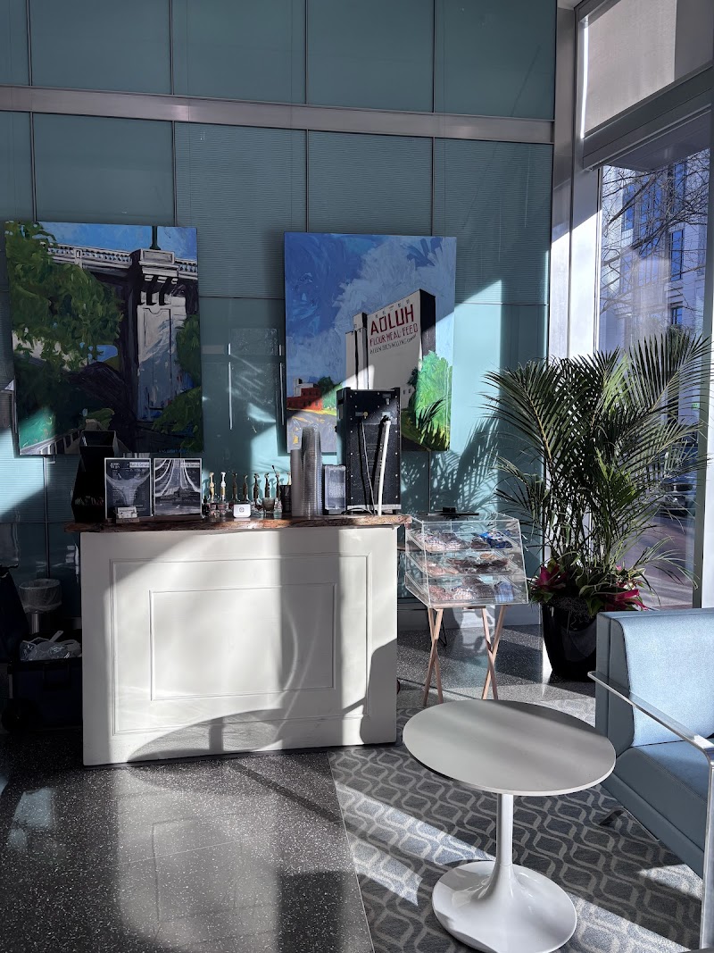 Hendrix The Bus at Main & Gervais