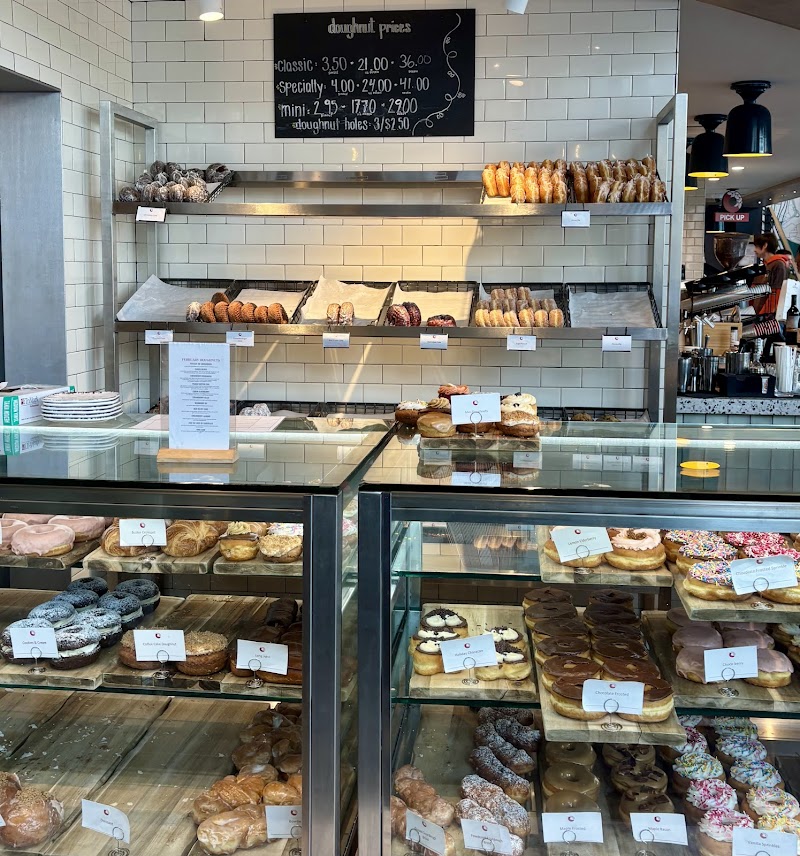 Good Company Doughnuts & Cafe - National Landing