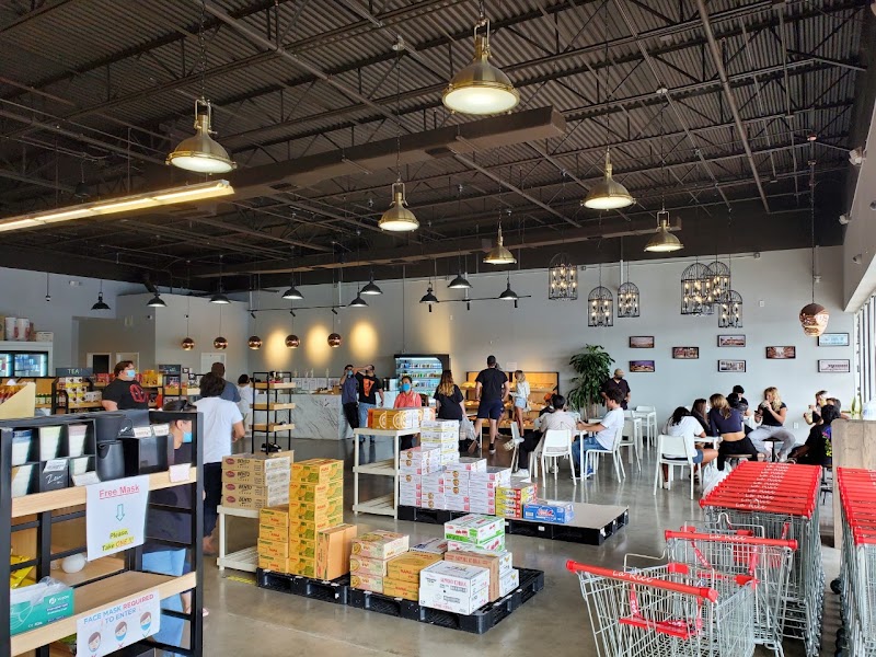 La Rice Market & Bakery