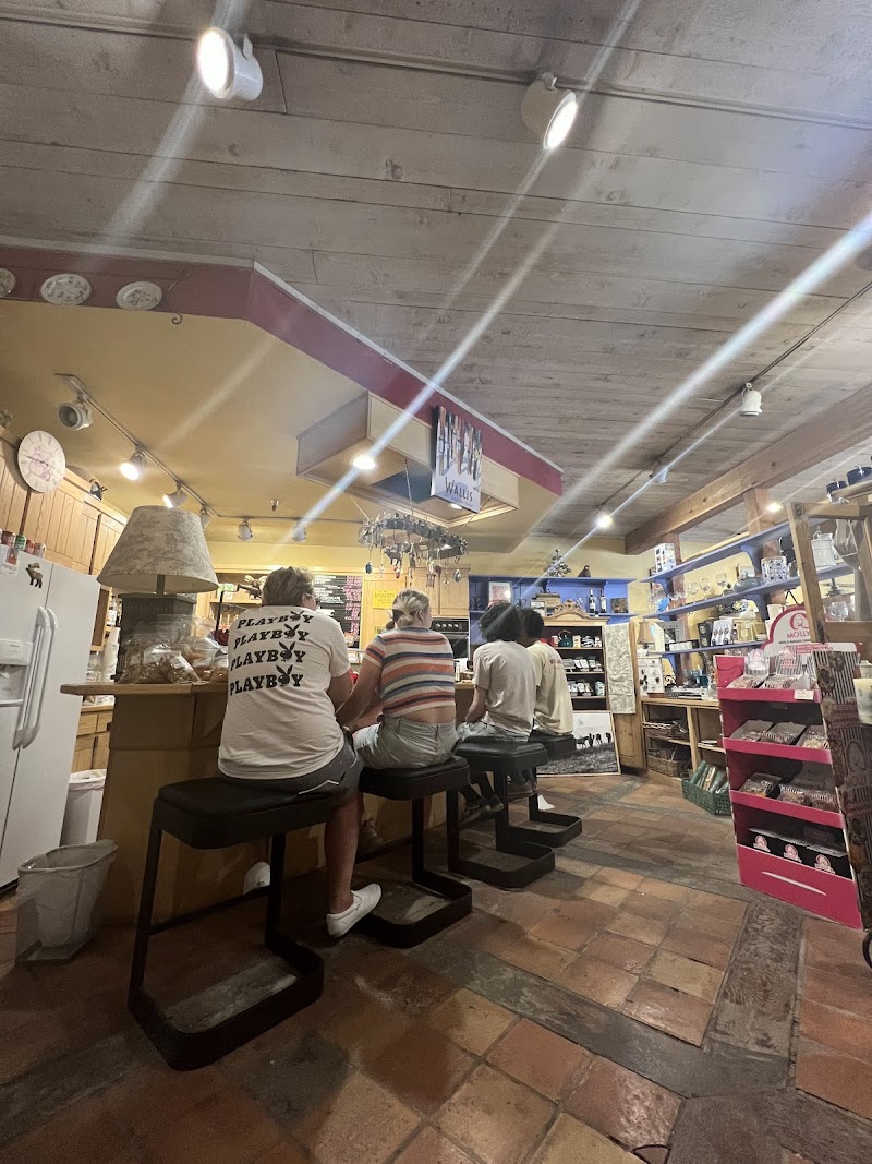 La Niche Gourmet and Gifts