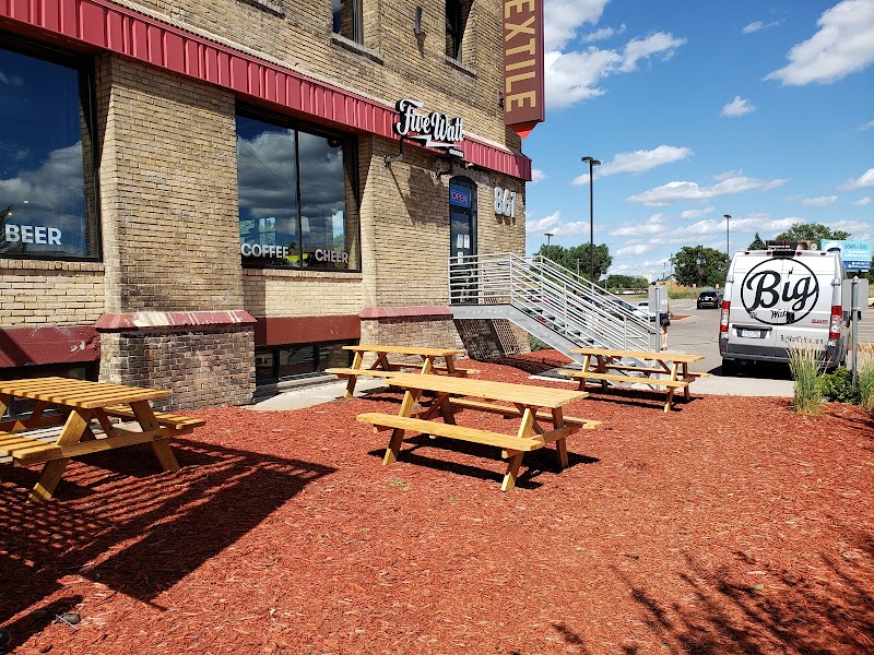 Five Watt Coffee, E. Hennepin