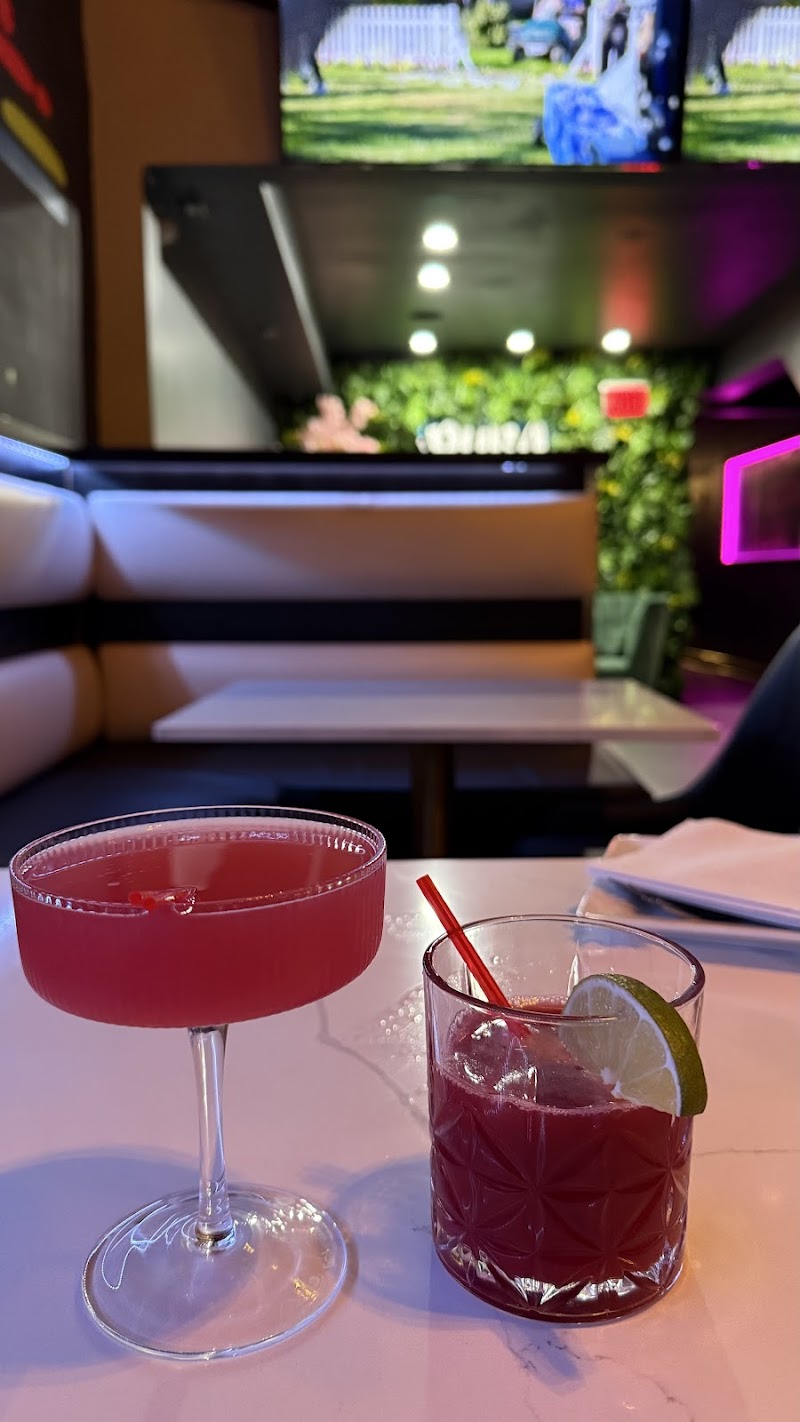 Pura Vida Cocktail Bar Restaurant