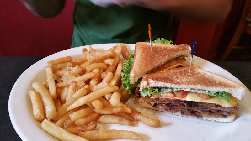 Ernie's Cafe & Catering