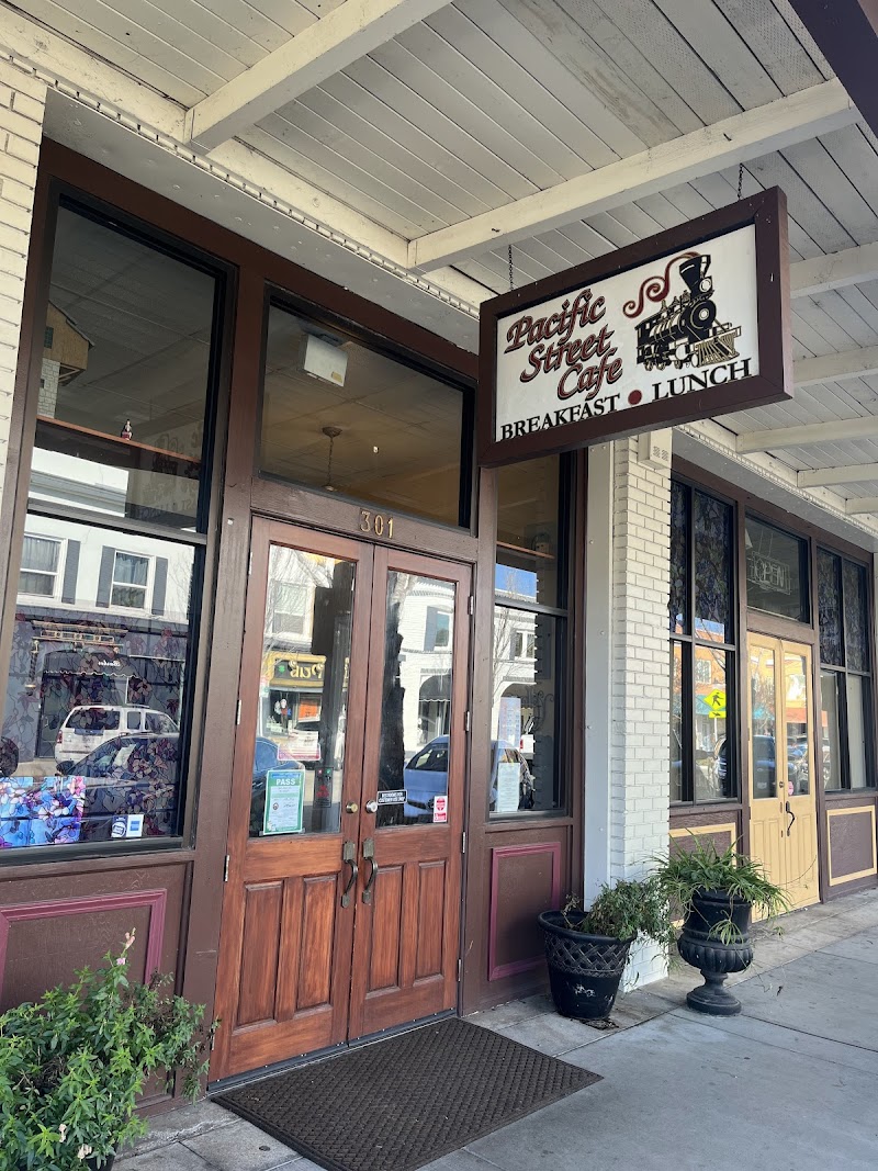 Pacific Street Café