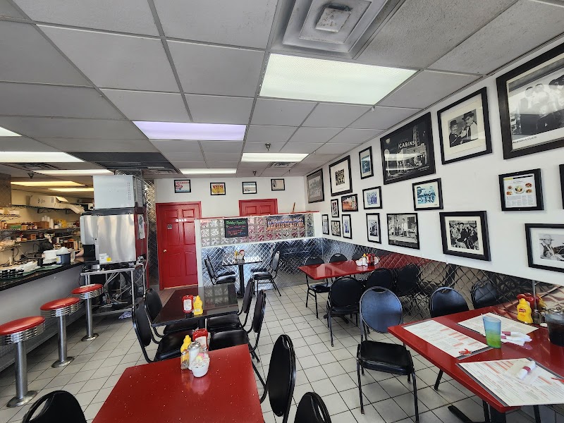 Junior's Cafe & Grill