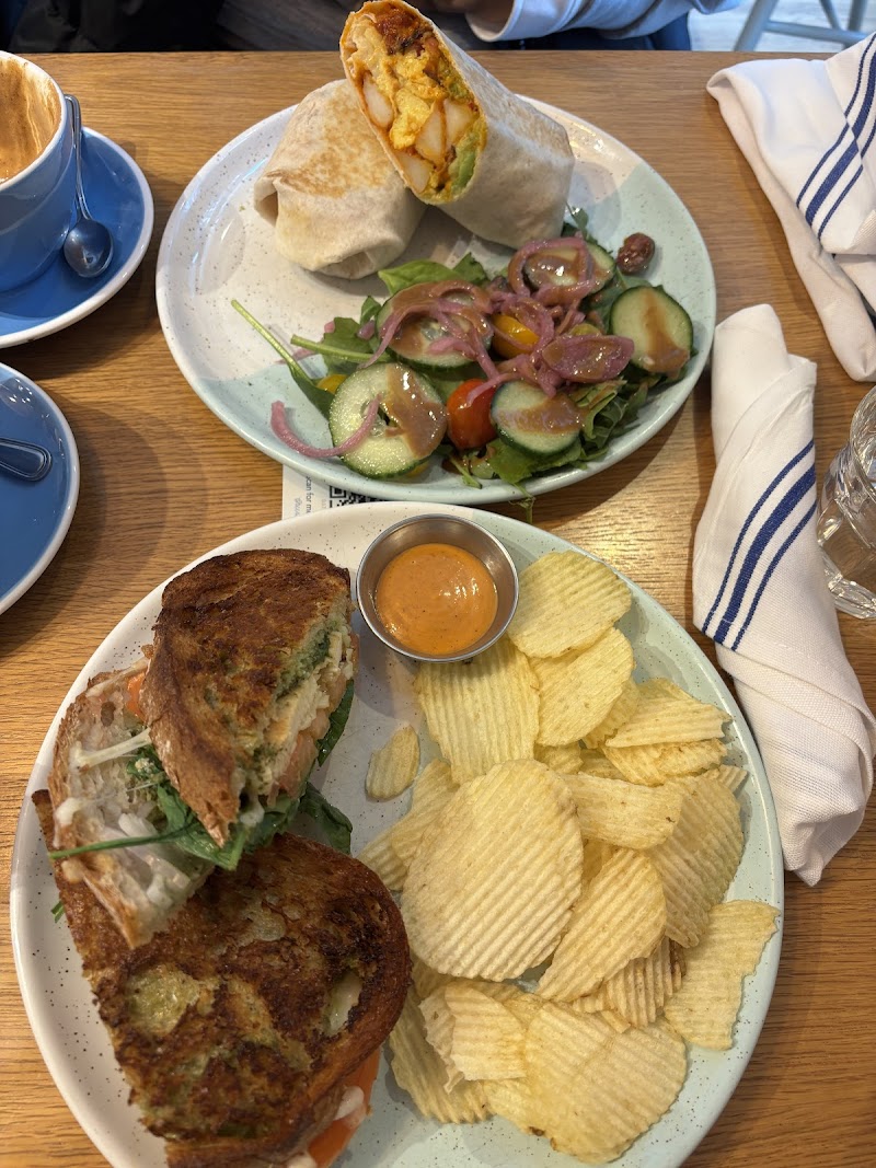 Bluestone Lane Battery Park Café