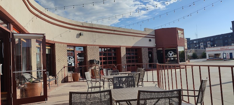 Yellowstone Garage Bar, Grill & Venue