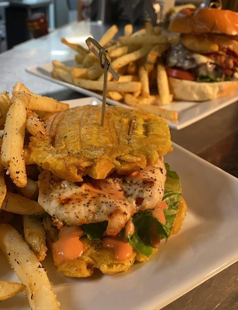 Top Mix Bar & Kitchen JP