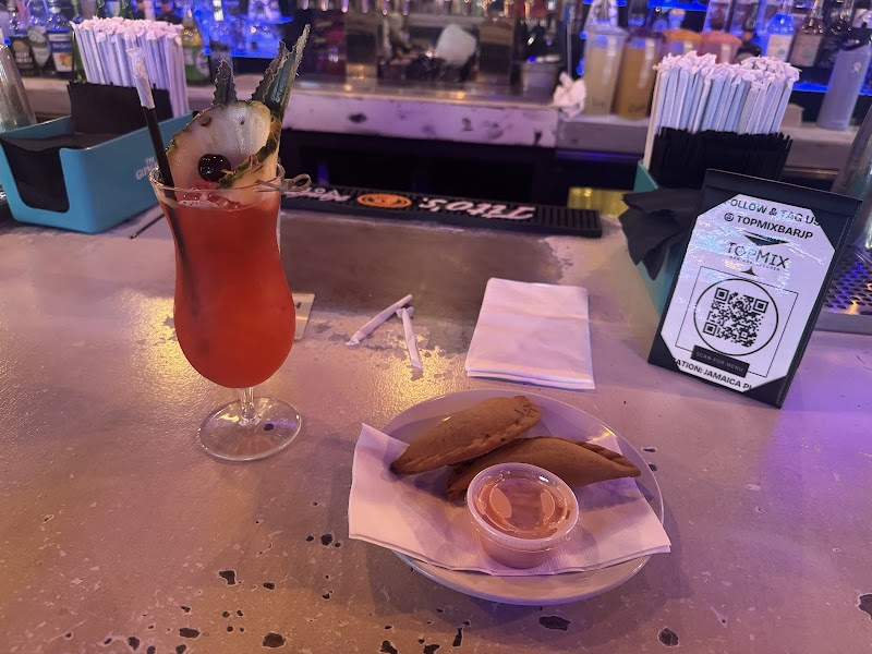 Top Mix Bar & Kitchen JP