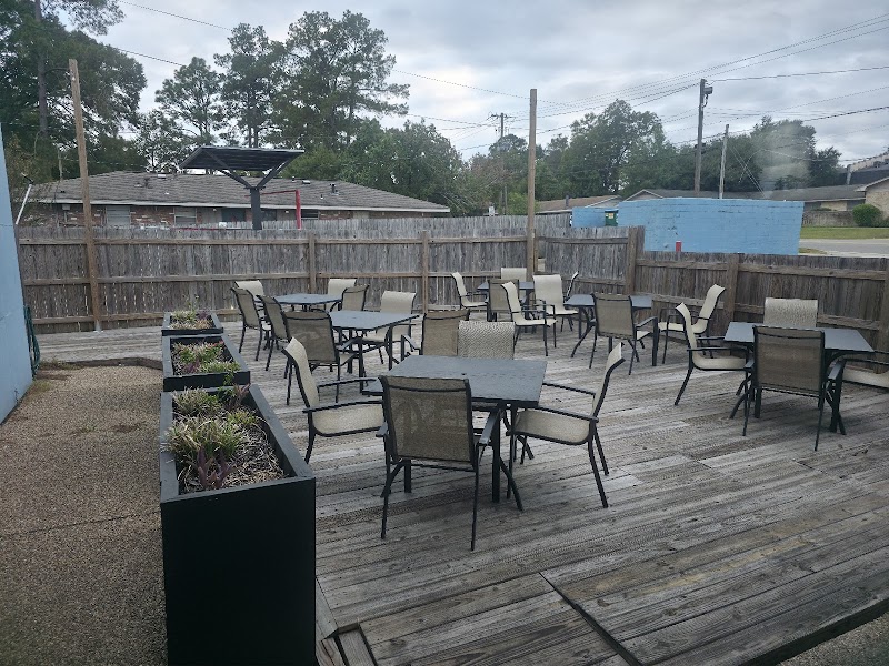 Topher's Burgers & Biscuits - Hardy Street