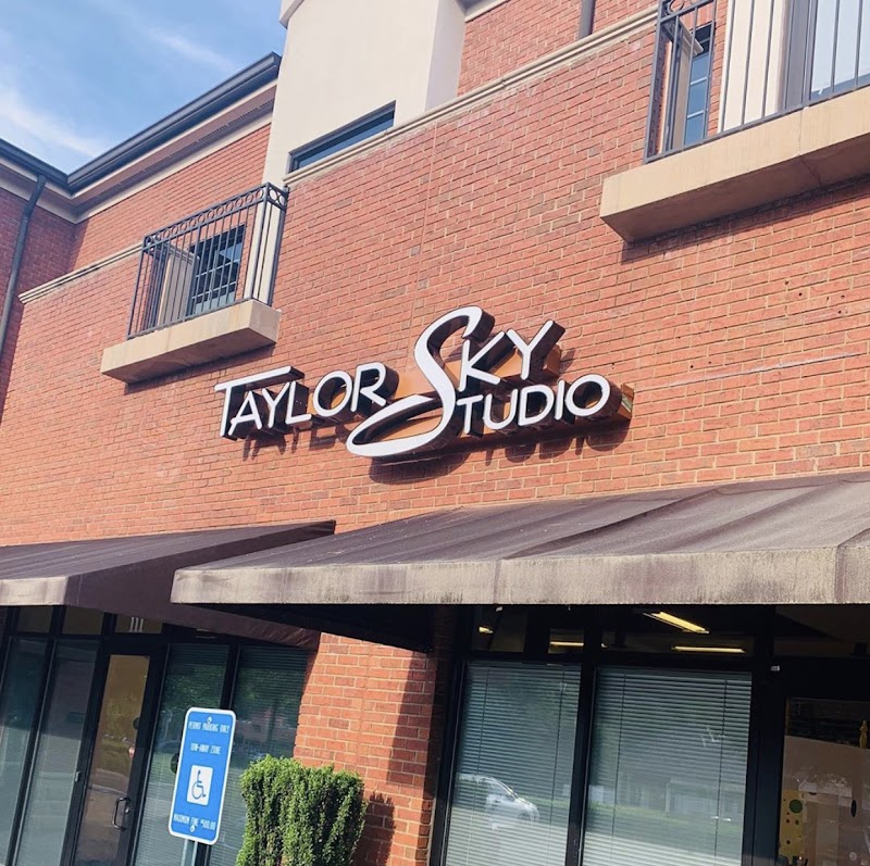 TaylorSky Studio Cafe