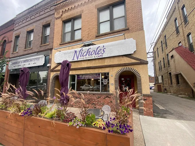 Nichole's Fine Pastry & Café