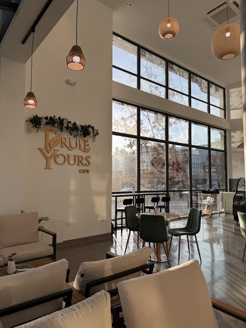 TruLe Yours Cafe