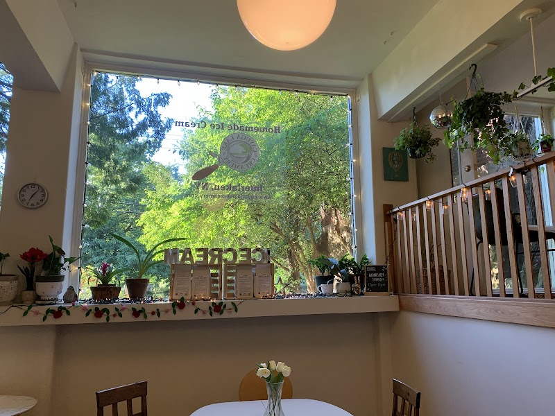 Cayuga Lake Creamery at The Dewitt Mall