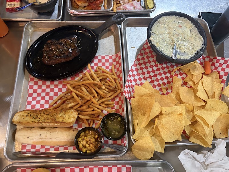 Sanford's Grub & Pub