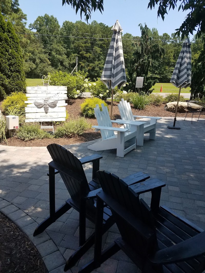 The Bee and The Biscuit