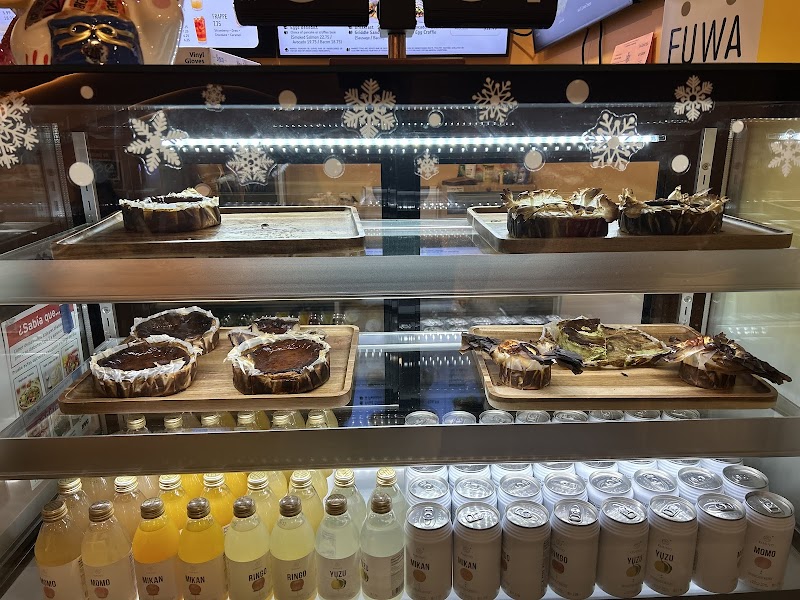 Fluffy Fluffy Cafe & Bar