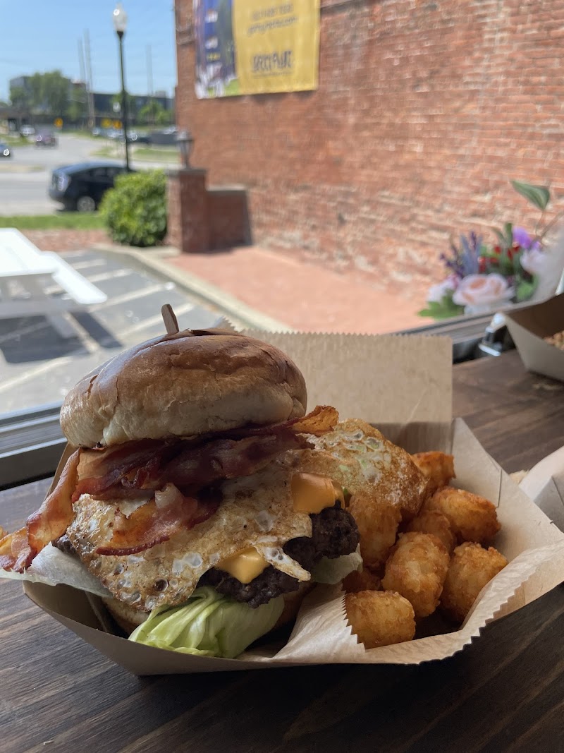 Three Dolls Cafe & Cakery