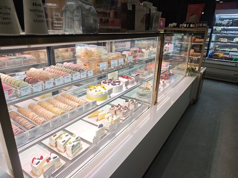 Tous les Jours Bakery and Cafe