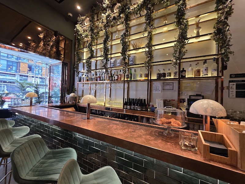 Isla & Co. - Midtown