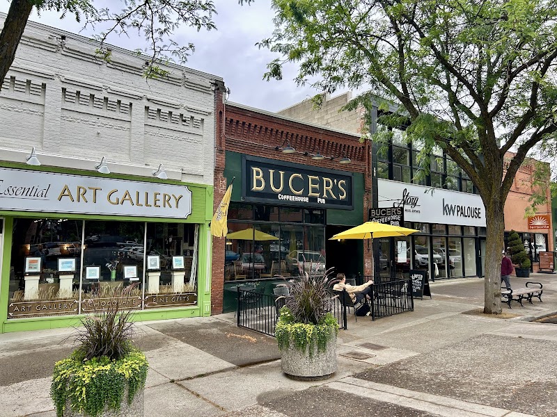 Bucer's Coffee House Pub