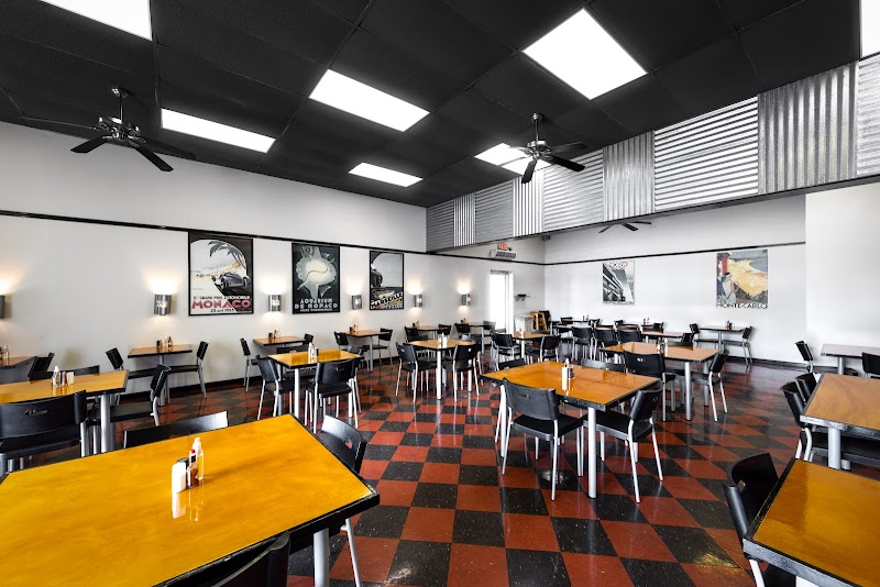 Cafe Lola - Oil Center