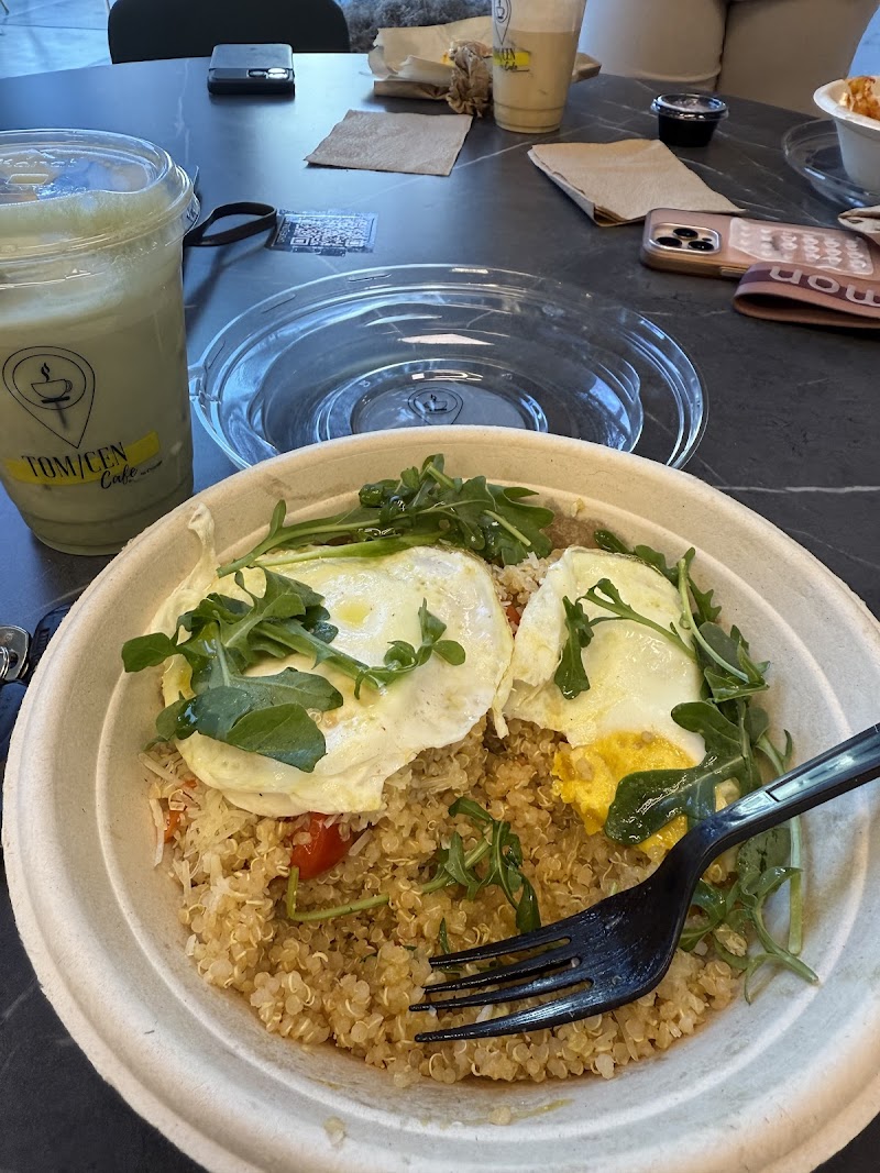 Tom/Cen Cafe