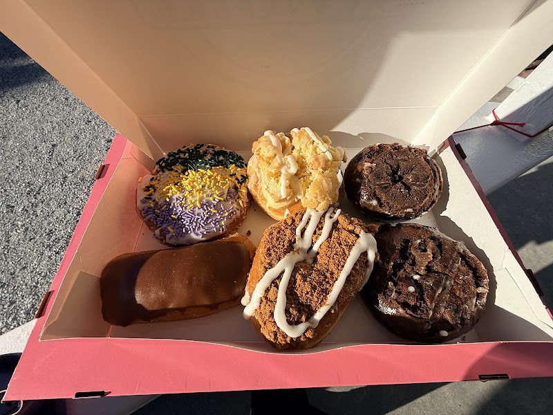 Thomas Donut & Snack Shop